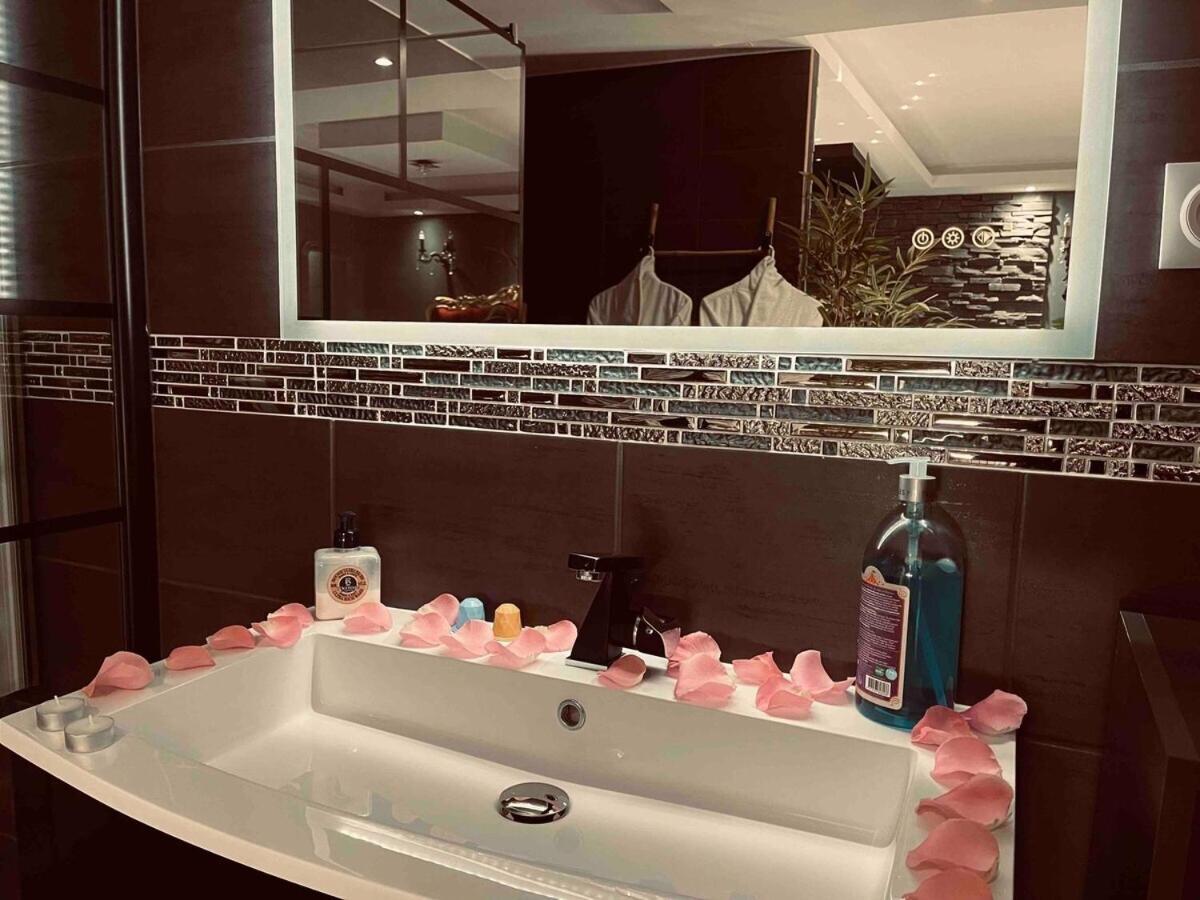 O Venus Spa Sin-le-Noble Εξωτερικό φωτογραφία