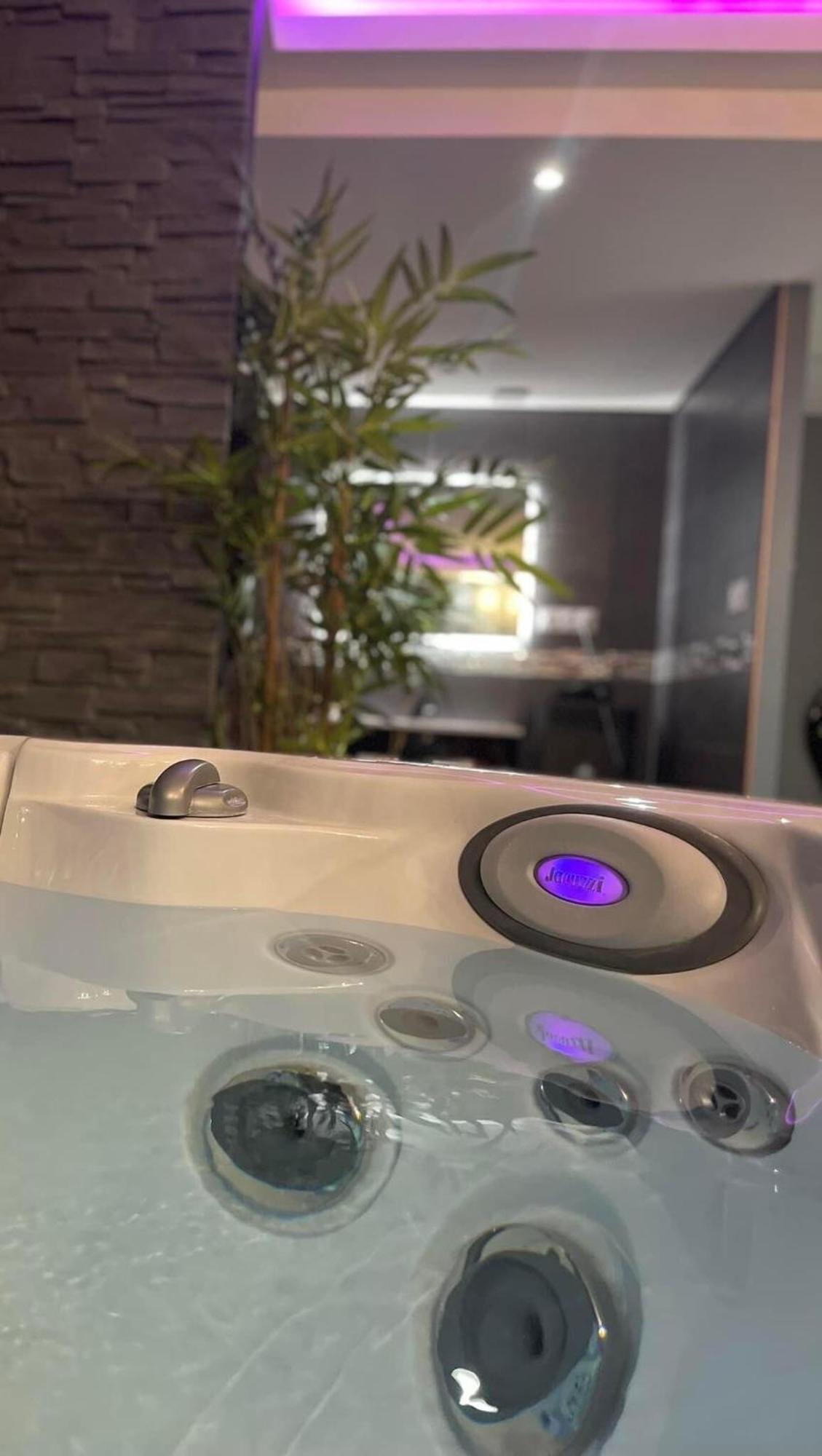 O Venus Spa Sin-le-Noble Εξωτερικό φωτογραφία